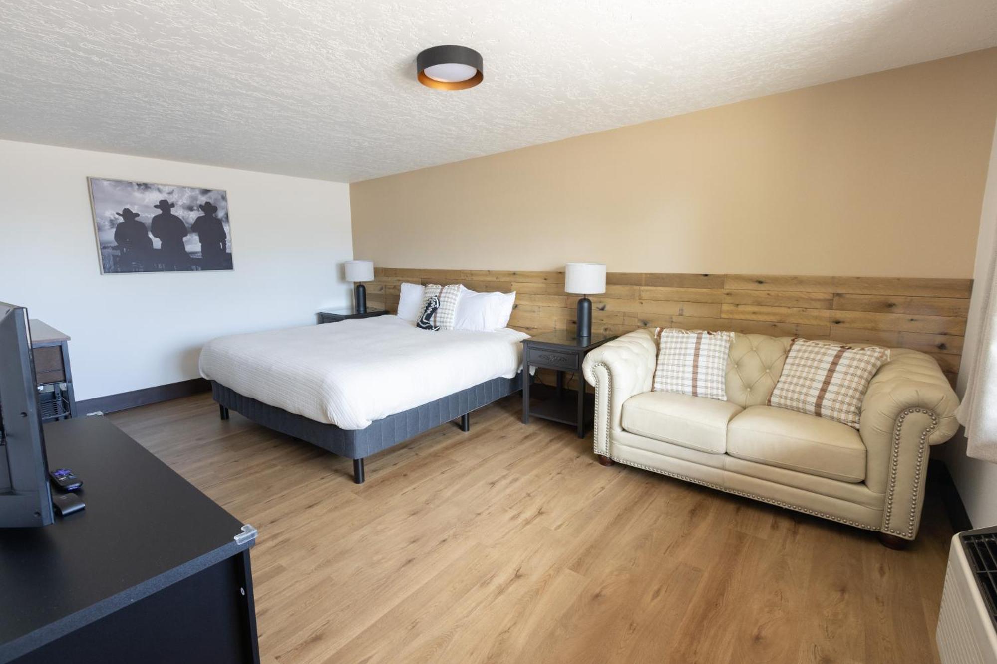 The Golden Spur Hotel Пейнгуич Екстериор снимка